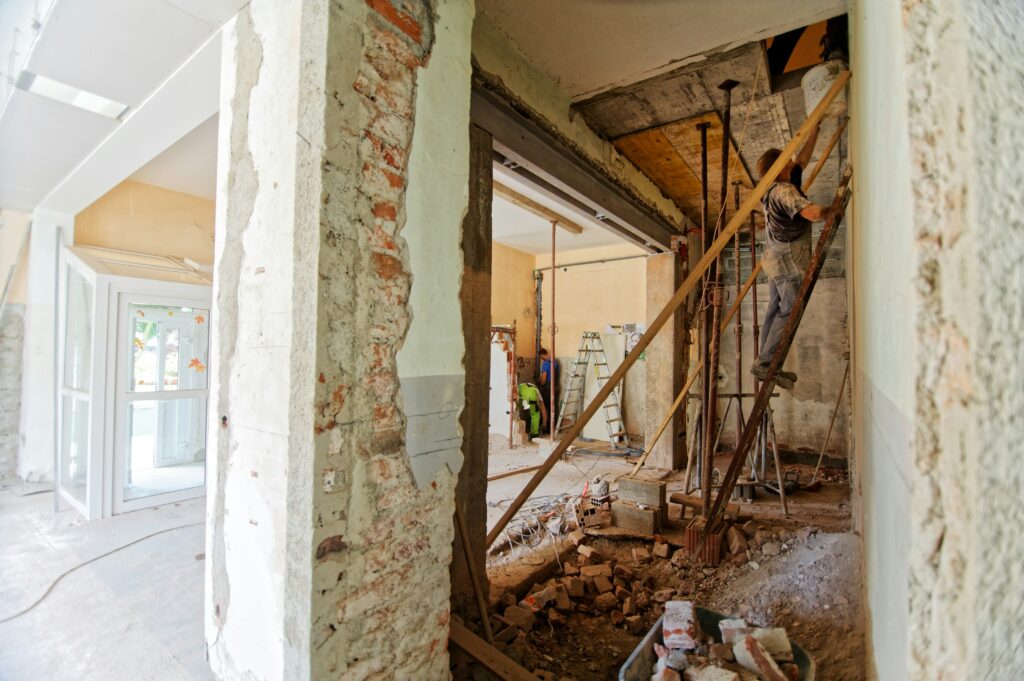 Intérieur d'une maison en pleine rénovation
